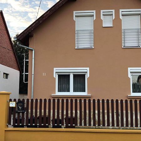 Kristaly Apartmanhaz Sárvár Extérieur photo