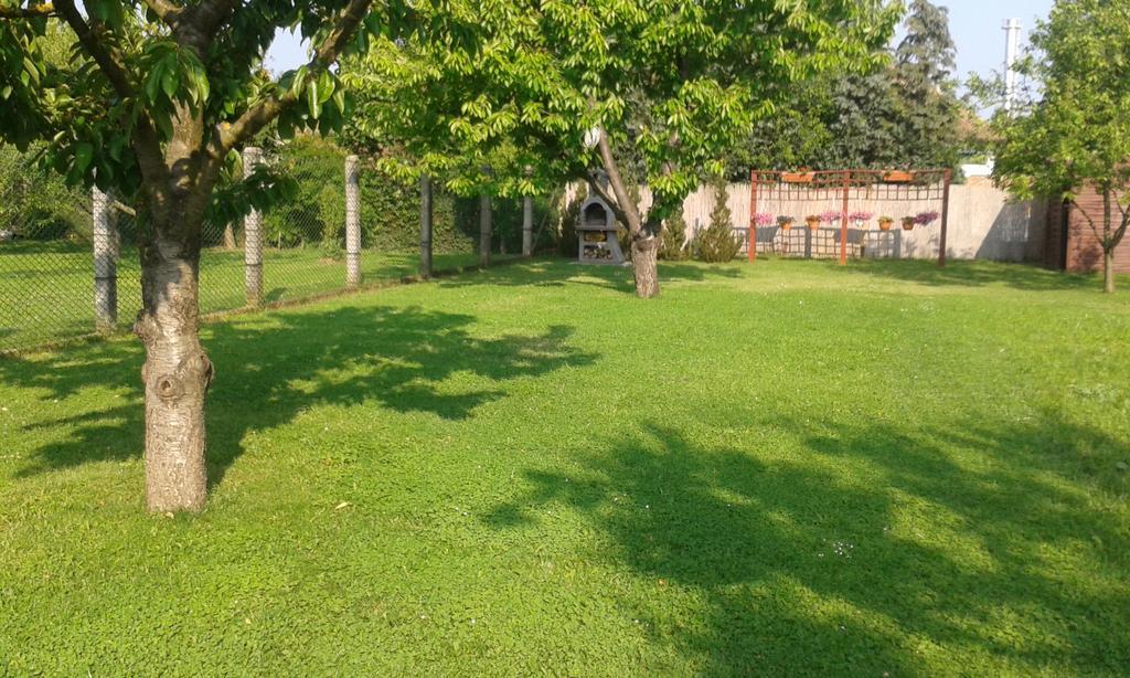 Kristaly Apartmanhaz Sárvár Extérieur photo