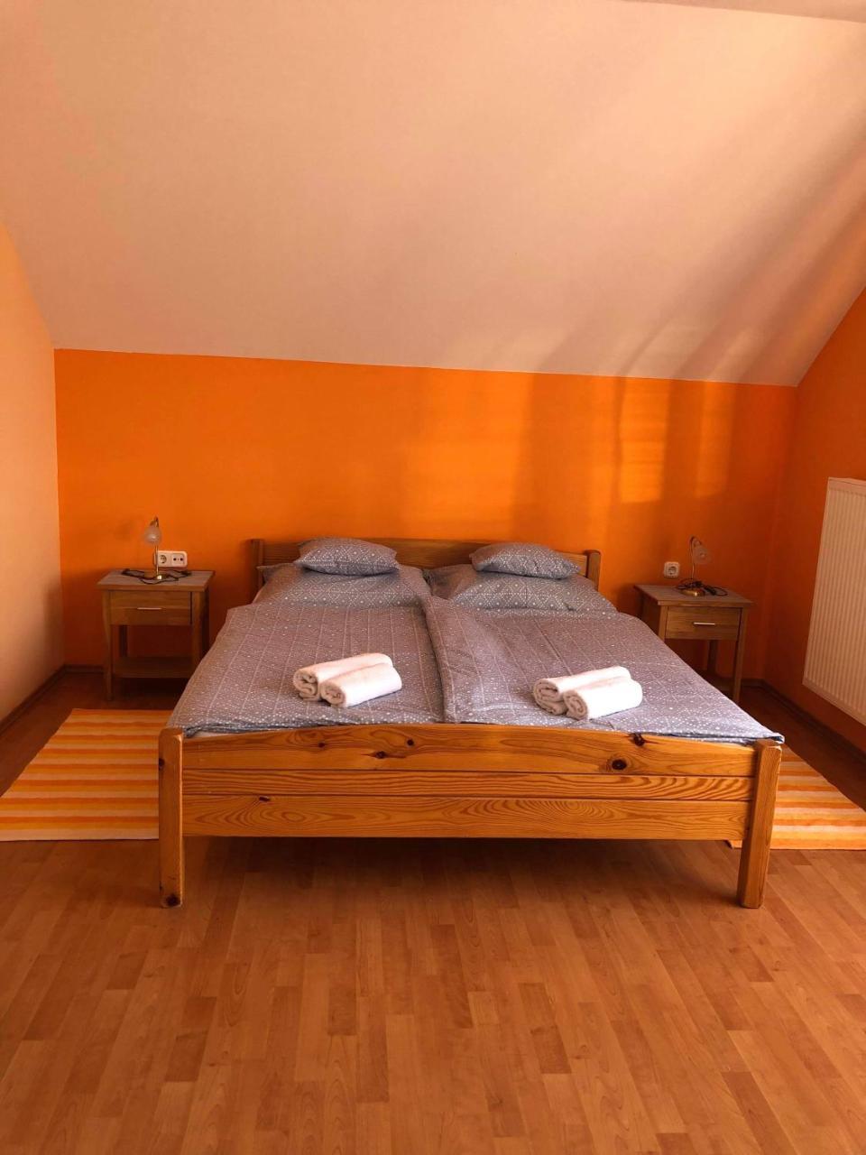 Kristaly Apartmanhaz Sárvár Extérieur photo