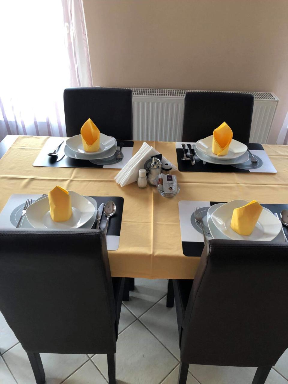 Kristaly Apartmanhaz Sárvár Extérieur photo